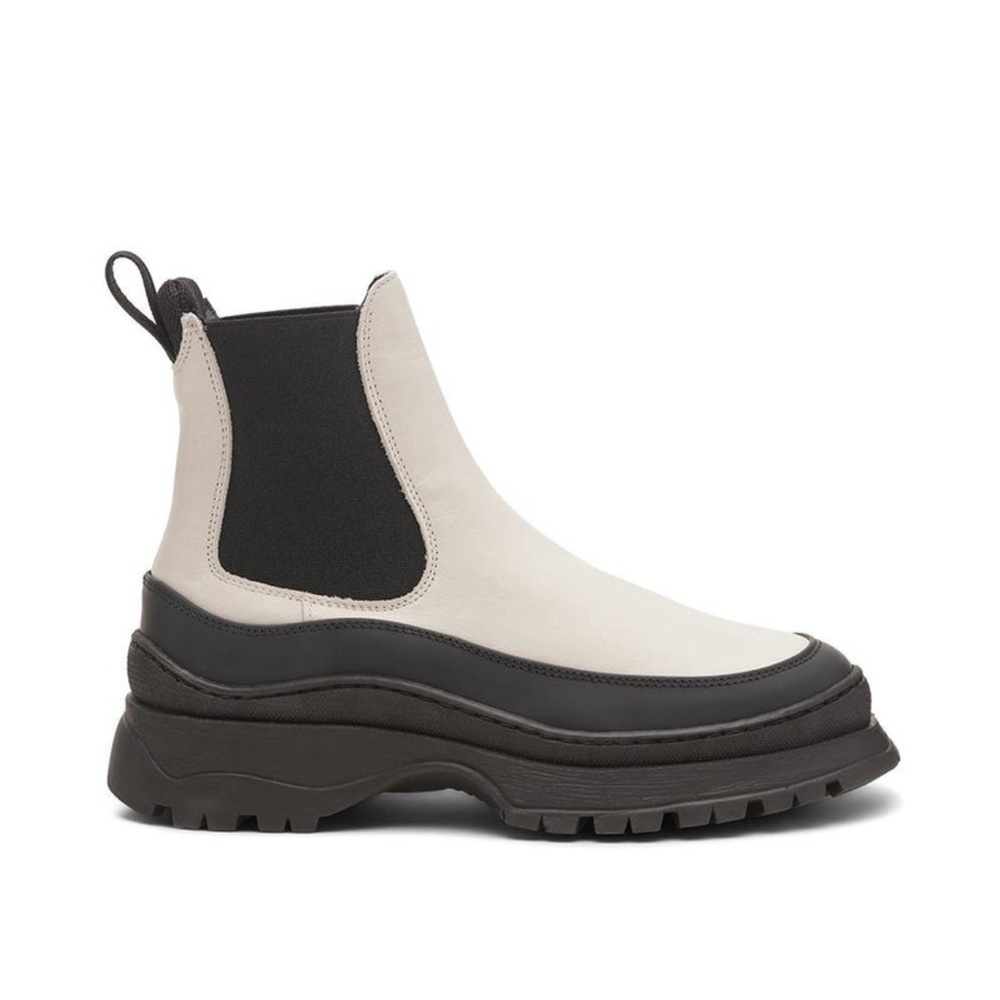 LAST off white TRAIL boot size 36